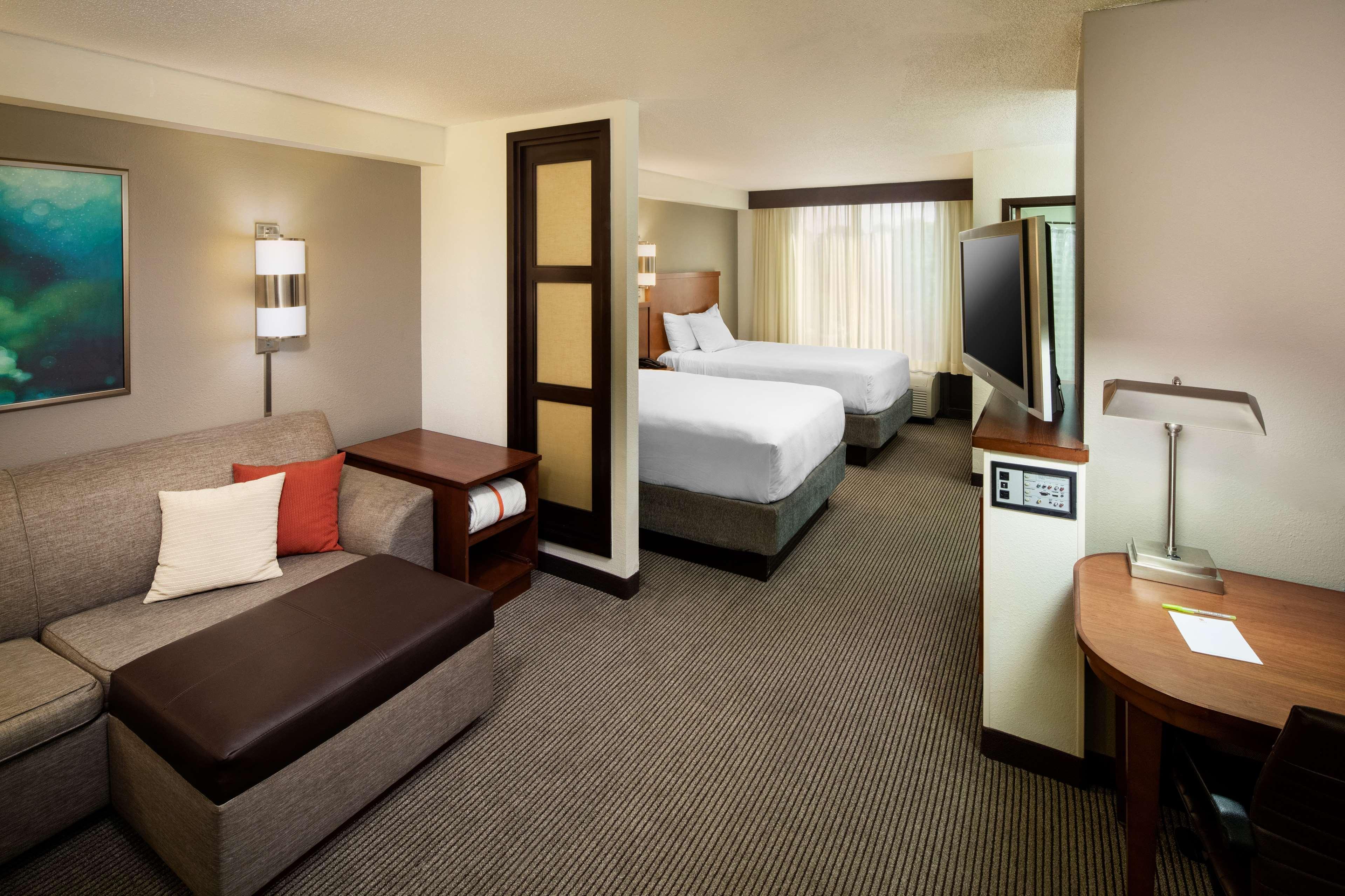 Hyatt Place Greenville/Haywood Экстерьер фото